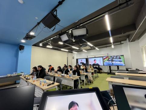 [2024-Dec Colloquium] Building Trust in AI: What Does It Mean to Trust Artificial Intelligence?